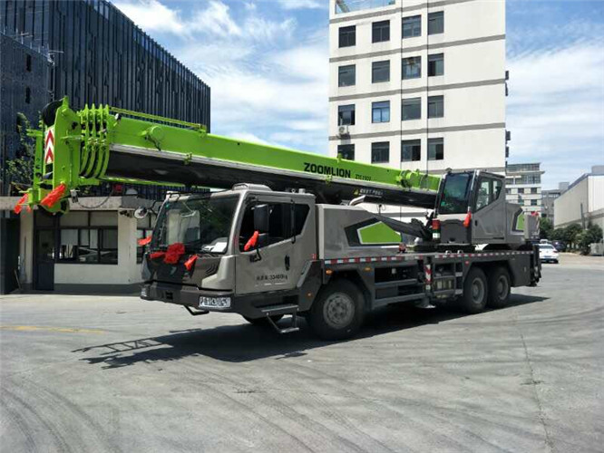 保定市随车吊师傅告诉你租赁随车吊车如何区分吨位