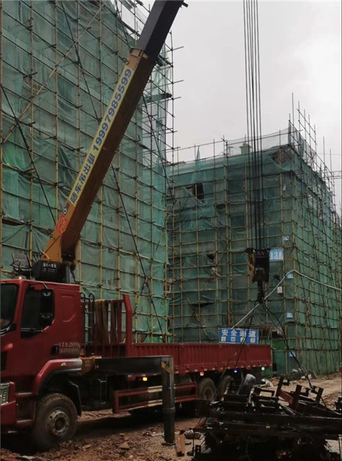 保定市“慢工细活”—— 吊车的 “微动控制” 技术
