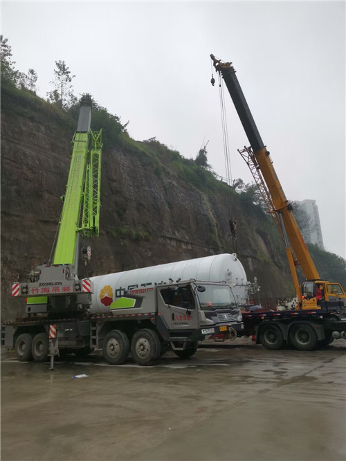 保定市“不怕风雨冻”—— 吊车的 “恶劣环境适应” 技术